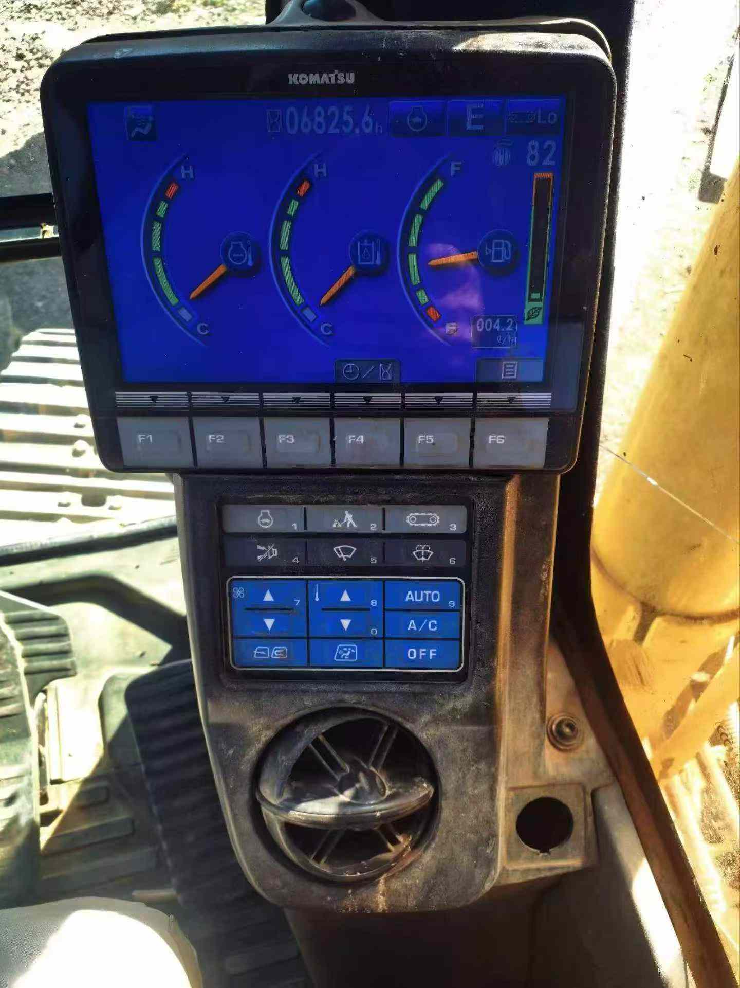 Buy Komatsu PC110-7 Used Excavator / 4