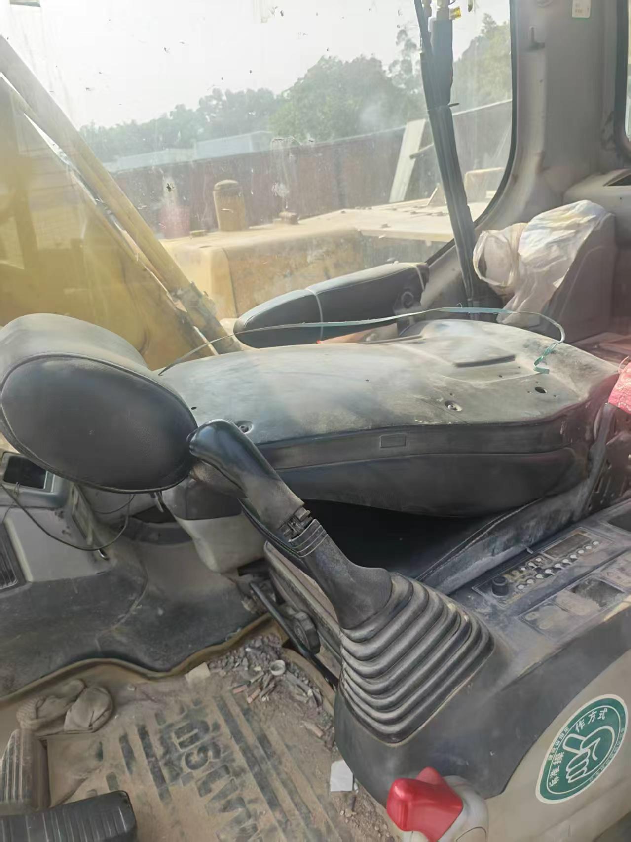 Buy Komatsu PC130-7 Used Excavator / 4