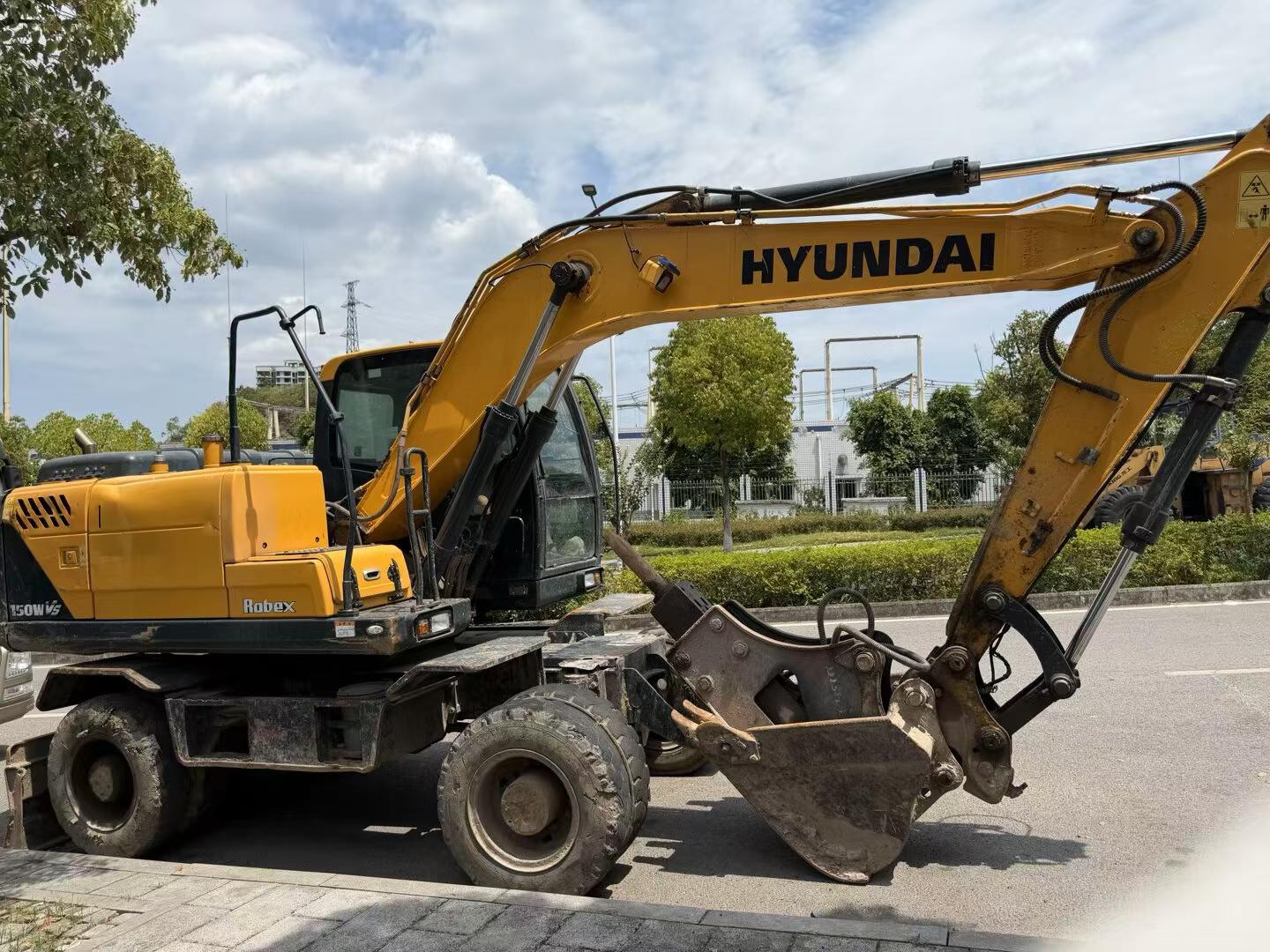 Buy Hyundai R150-7 Used Excavator / 2