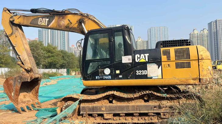 Buy Caterpillar 323D2L Used Excavator / 1