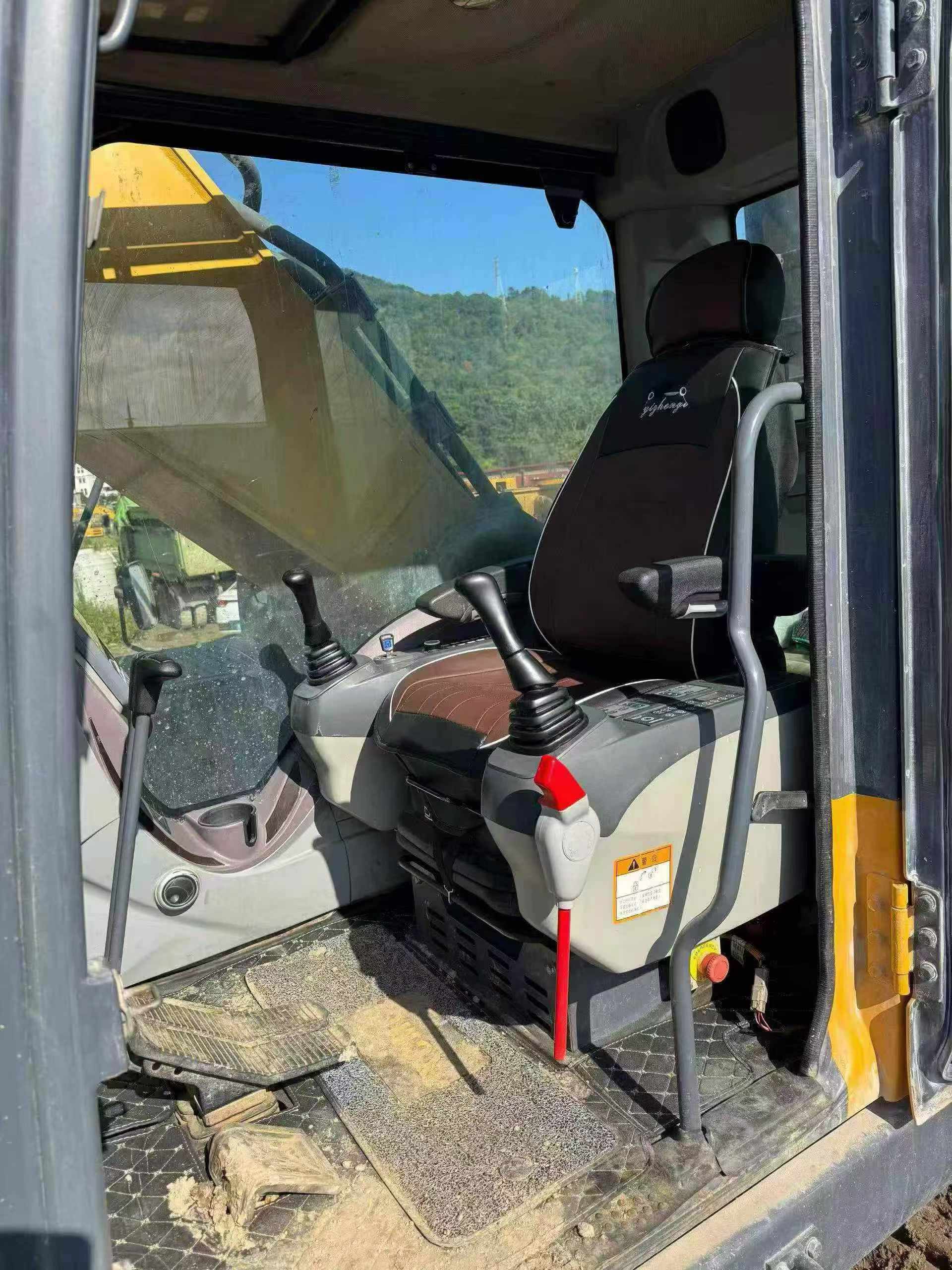 Buy XCMG XE550DK Used Excavator / 6