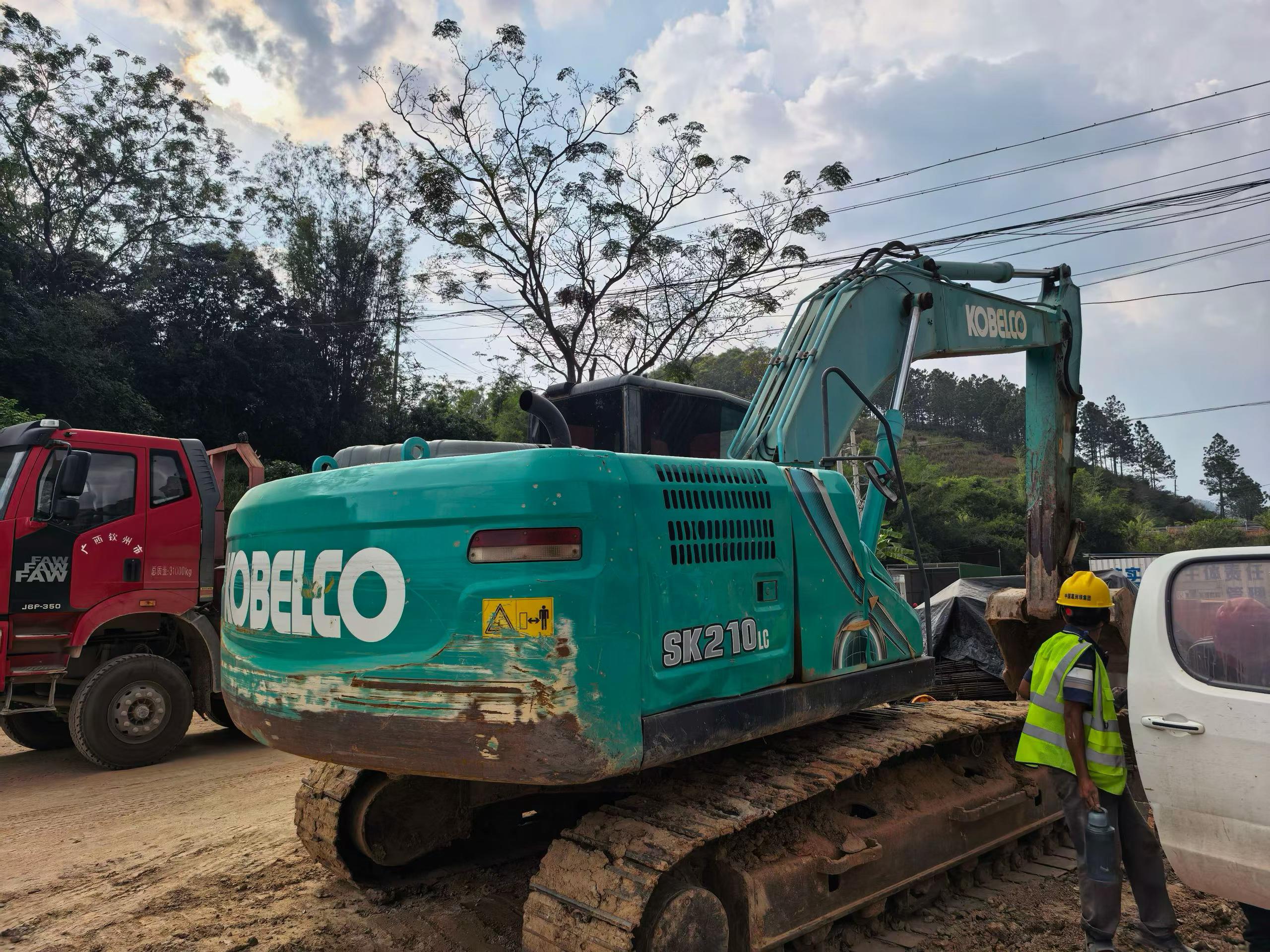 Buy Kobelco SK210 Used Excavator / 3