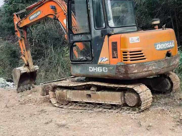 Buy Doosan DH55-7 Used Excavator / 4