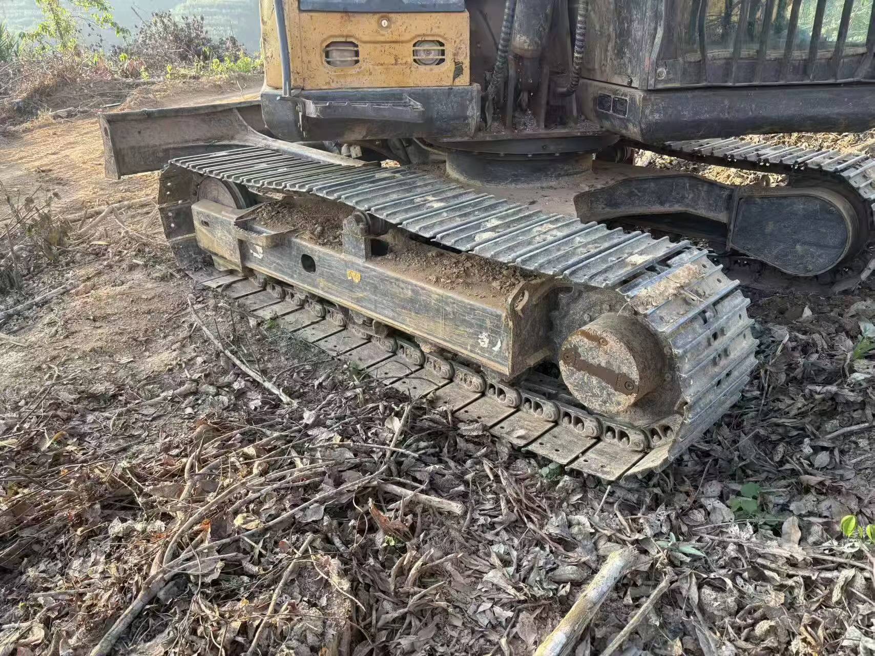 Buy XCMG XE85C Used Excavator / 2