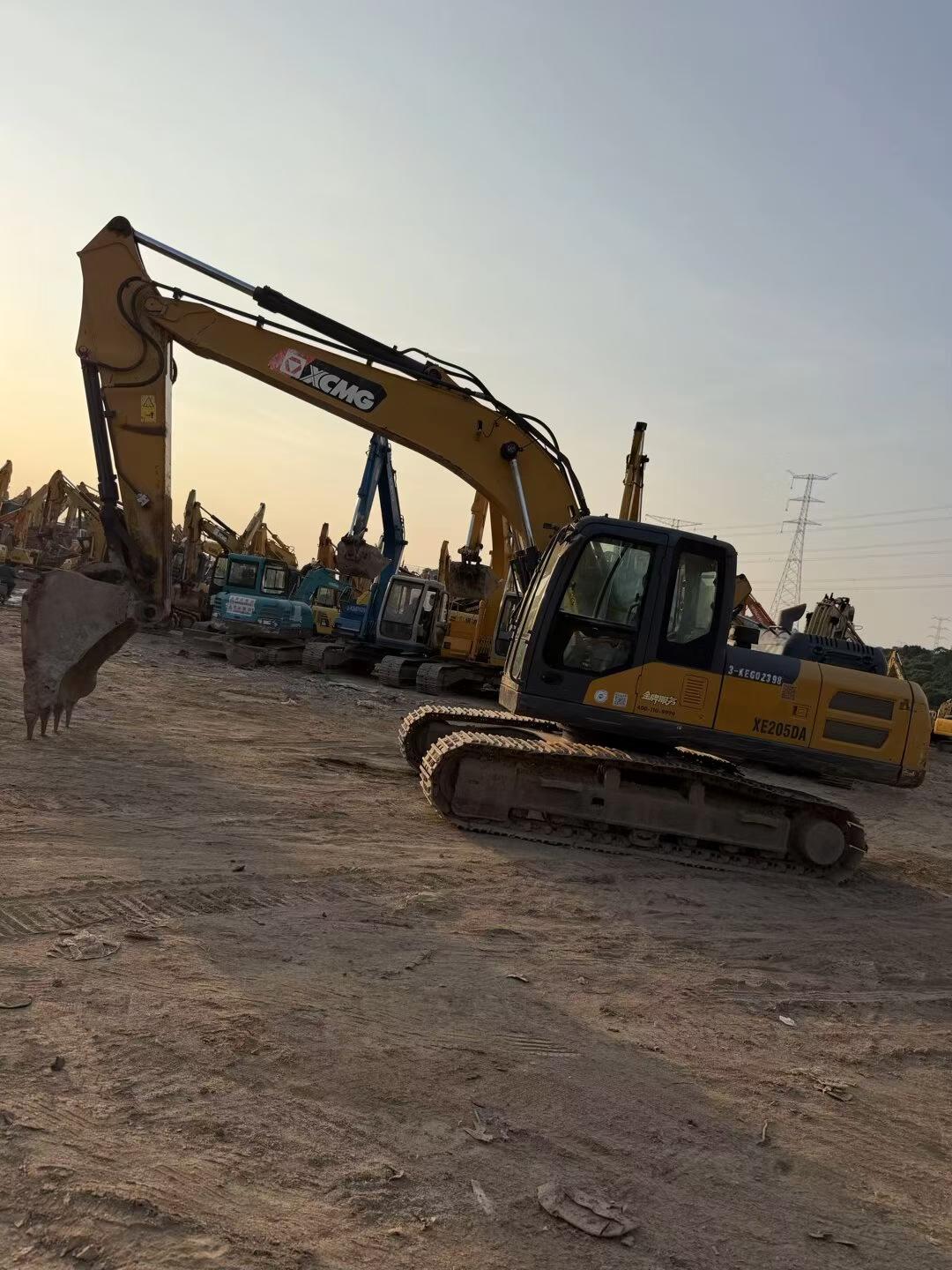 Buy XCMG XE205DA Used Excavator / 2