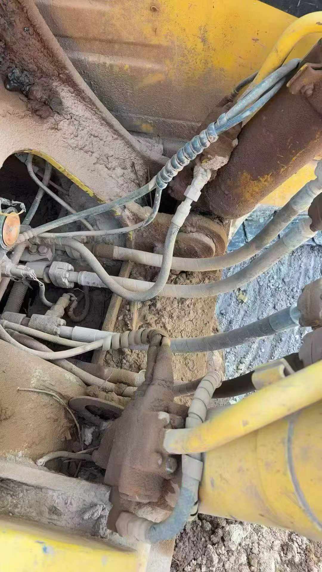 Buy Komatsu PC200-7 Used Excavator / 9