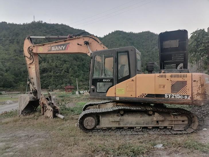 Buy Sany SY215C-8 Used Excavator / 1