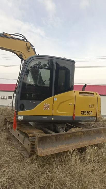 Buy XCMG XE75C Used Excavator / 1
