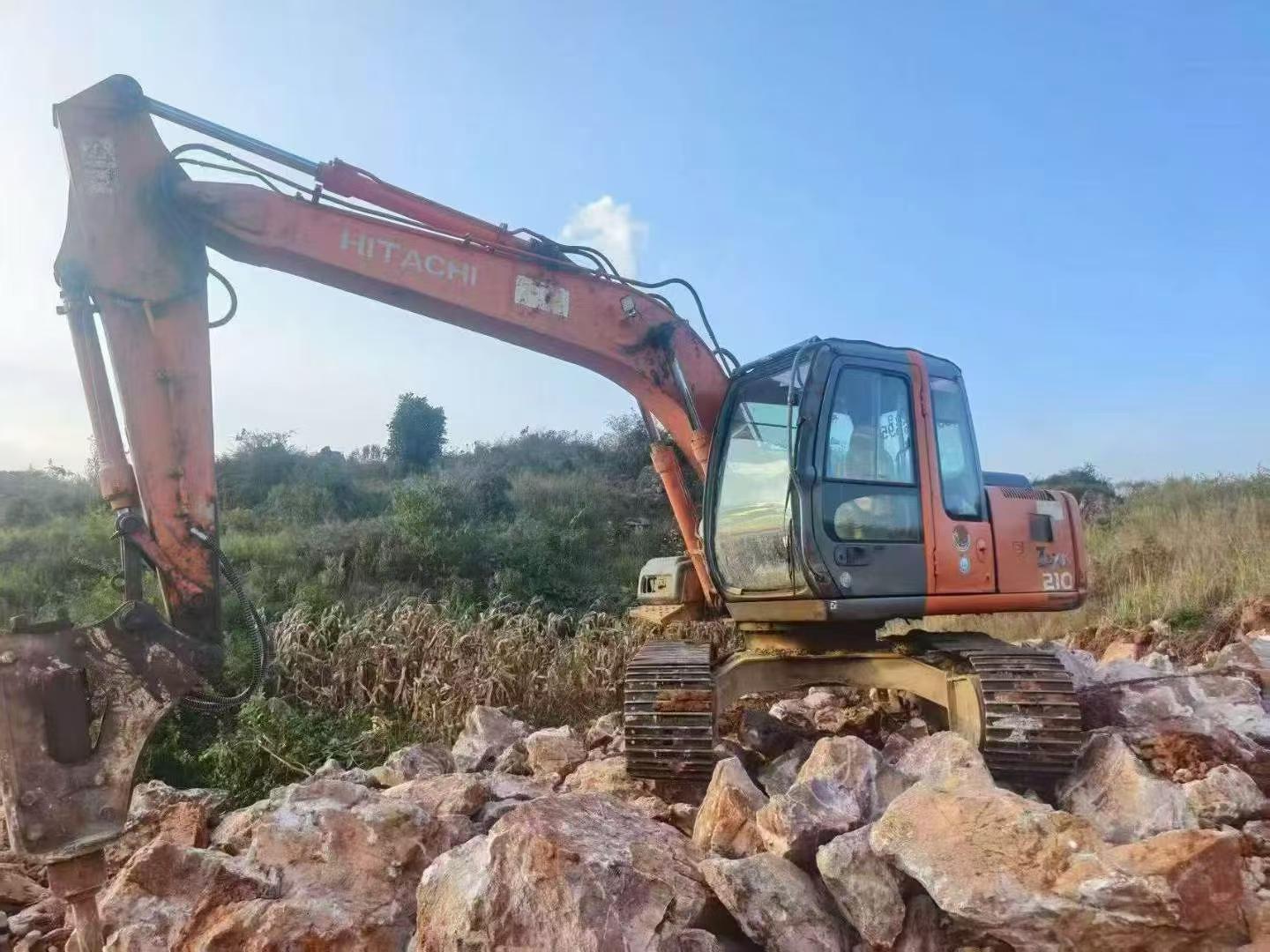 Comprar Hitachi EX130H-5 Usado Excavadora
