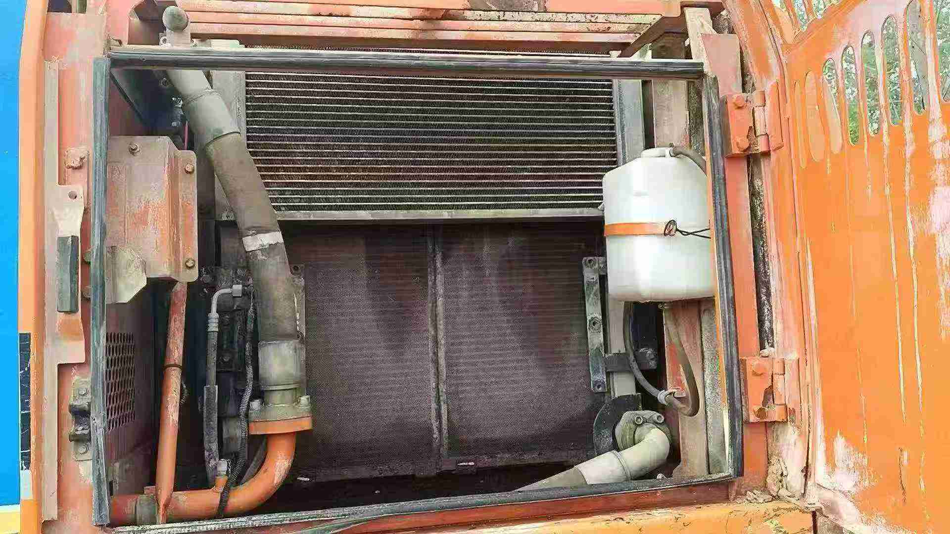 Buy Doosan DH220 Used Excavator / 2