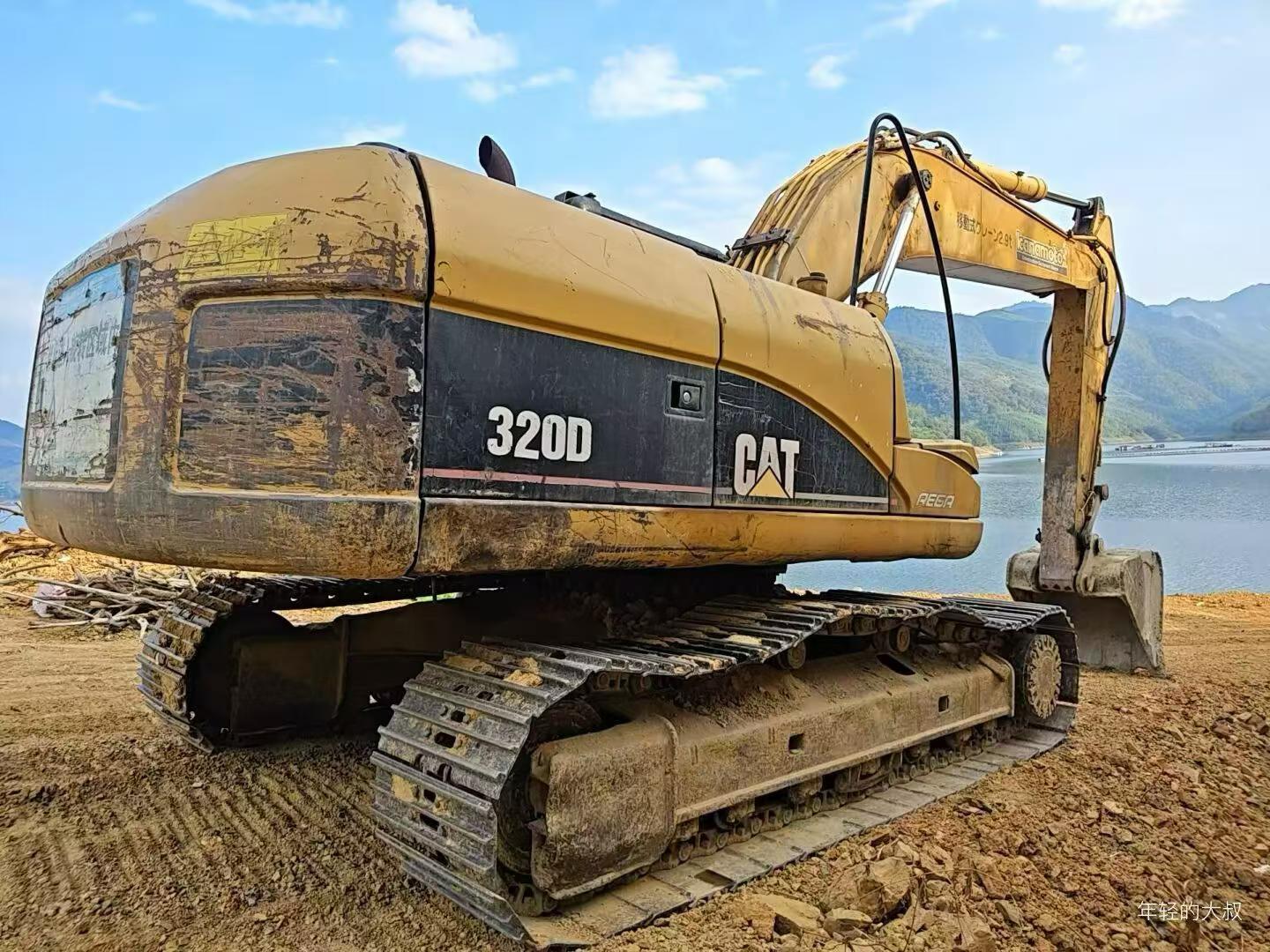 Buy Caterpillar 320D Used Excavator / 2