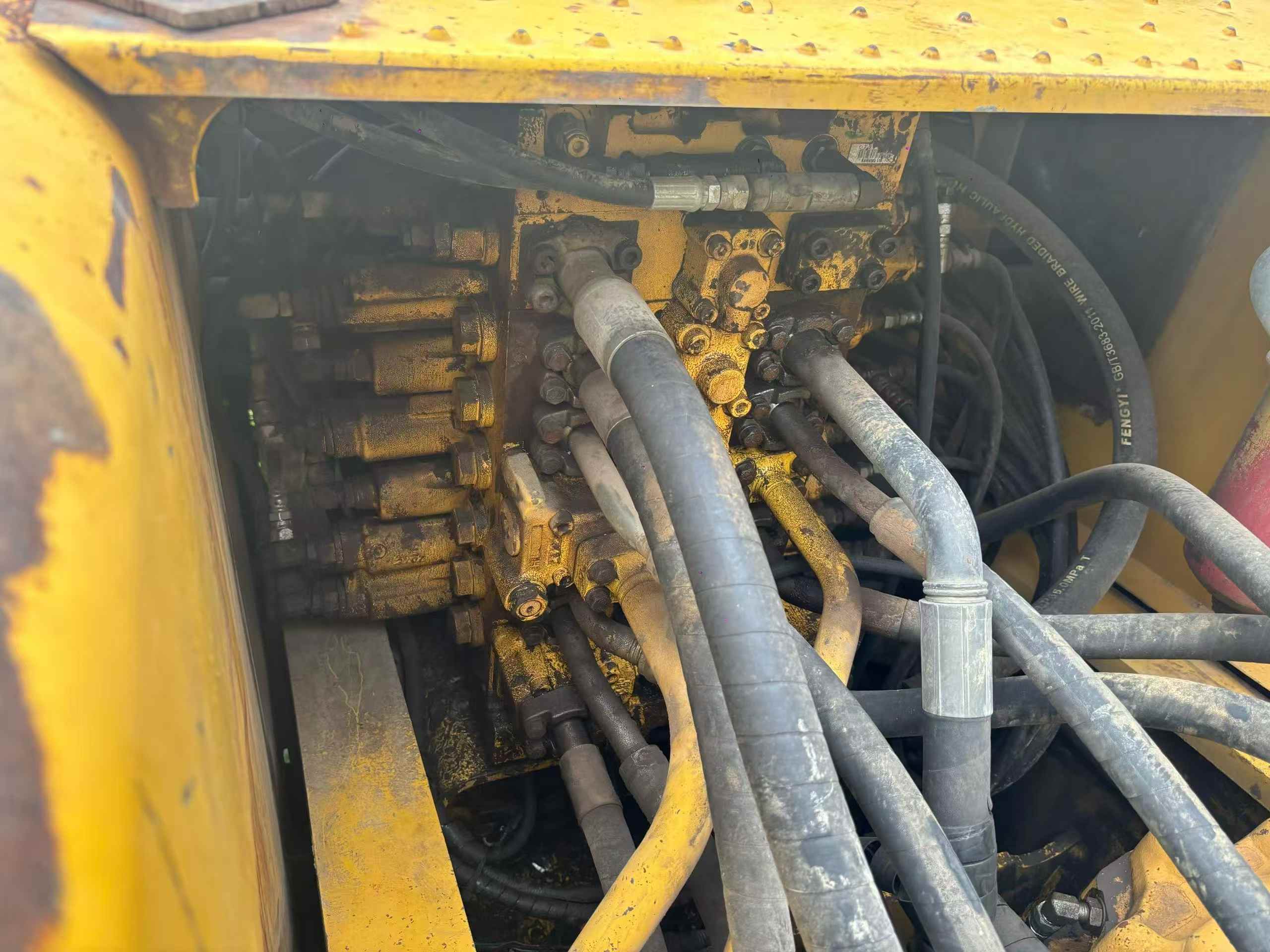 Buy Komatsu PC200 Used Excavator / 6
