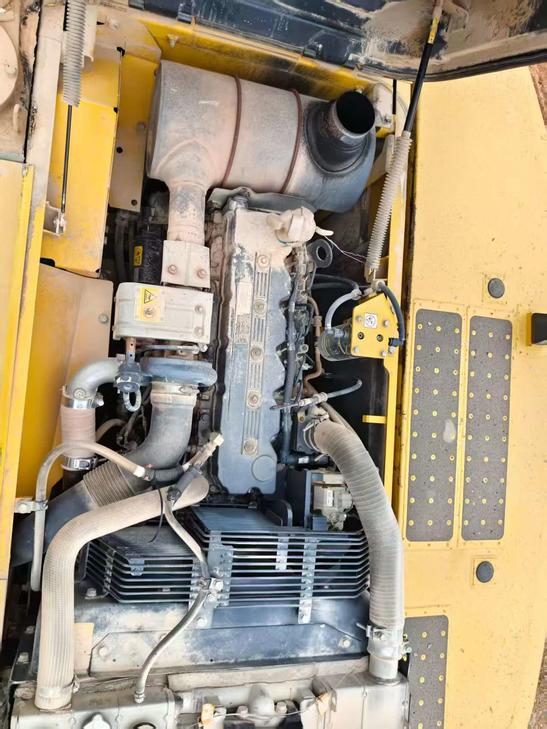 Buy Komatsu PC240-6 Used Excavator / 1