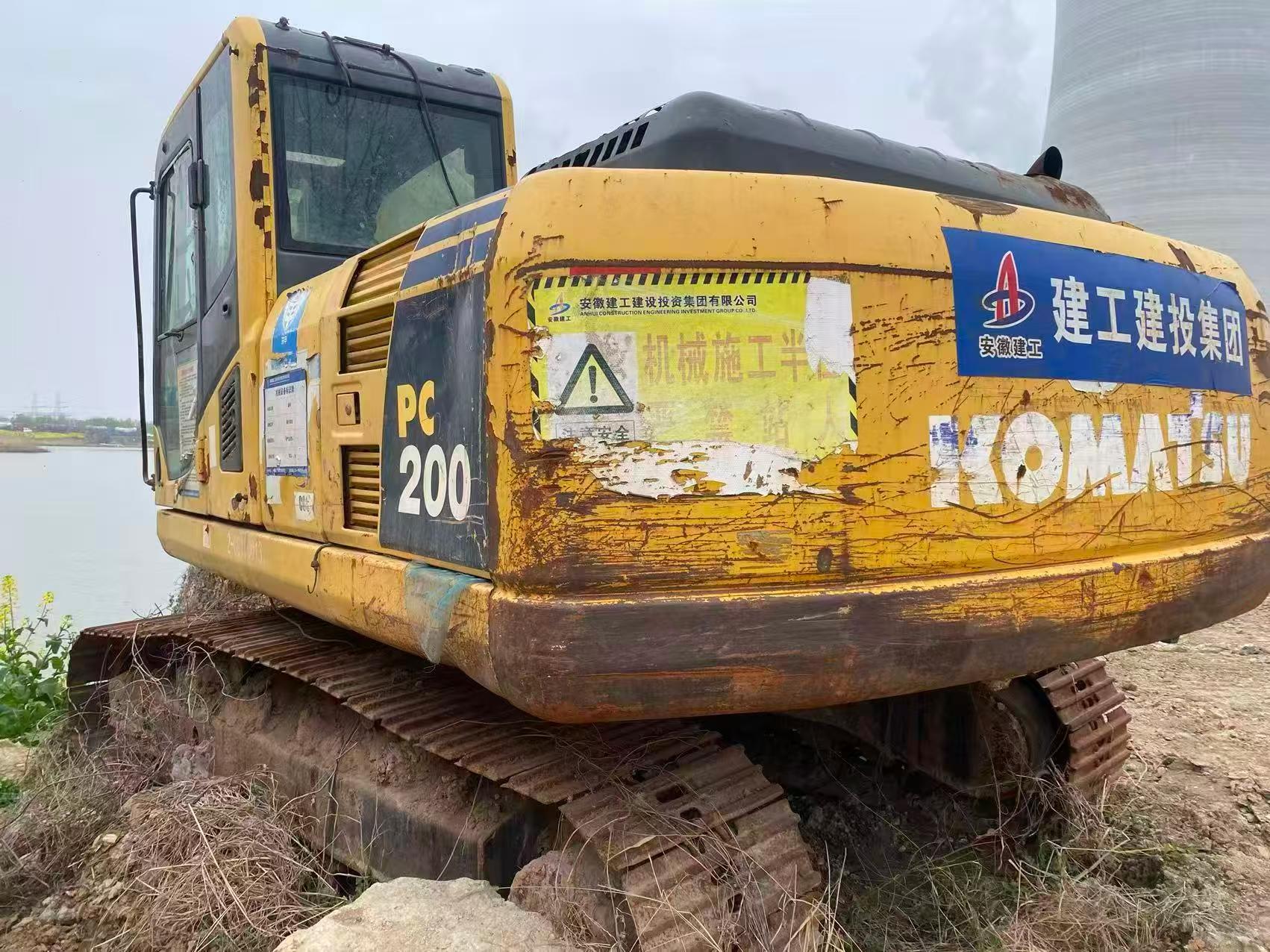 Buy Komatsu PC200-8 Used Excavator / 2