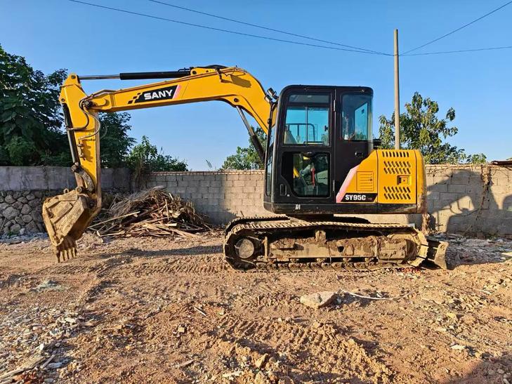 Buy Sany SY75 Used Excavator / 1