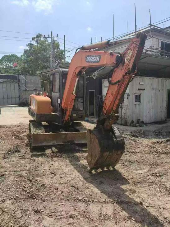 Buy Doosan DH55 Used Excavator / 1