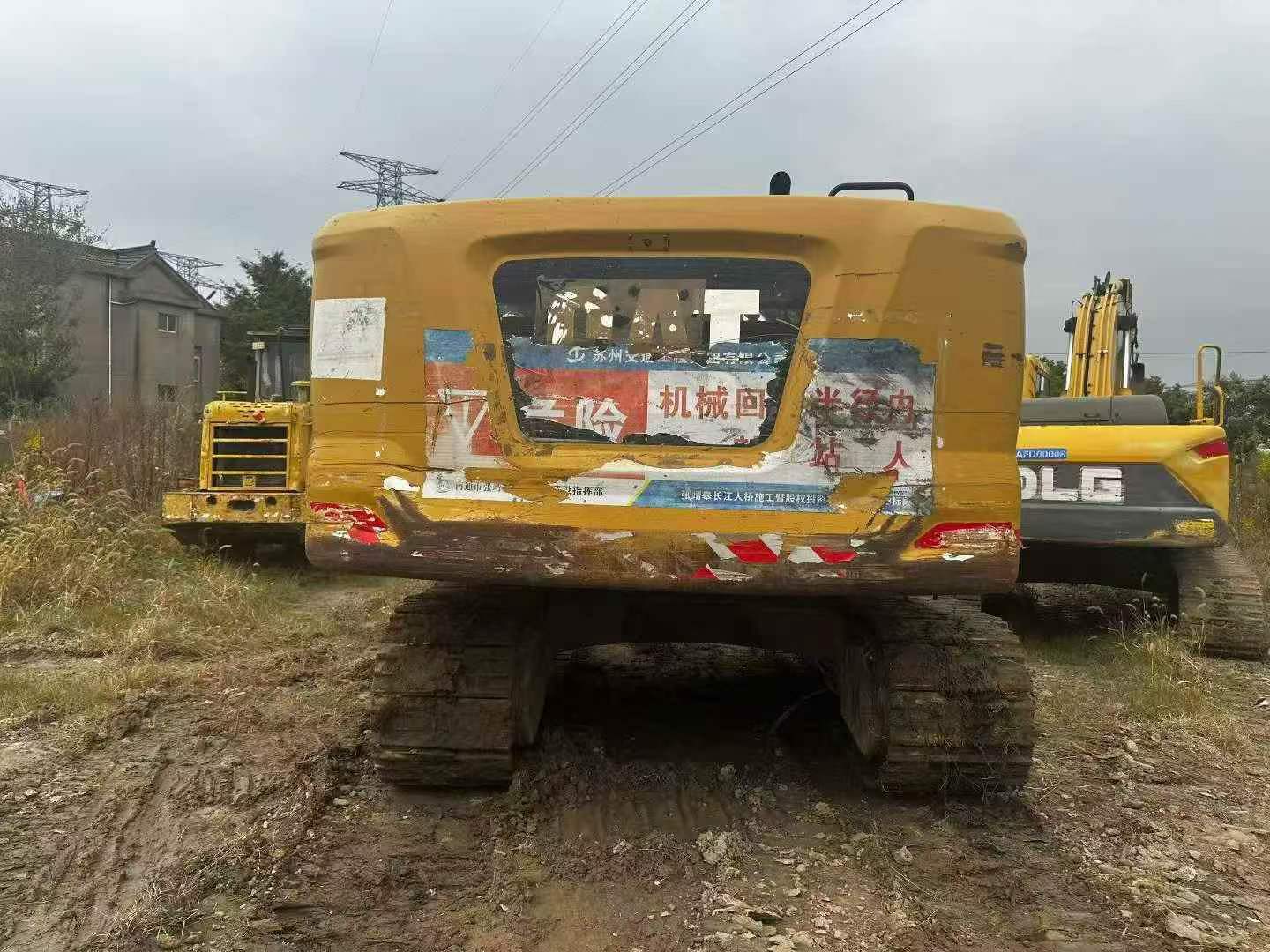 شراء حفارة Caterpillar 320A مستعملة / 2