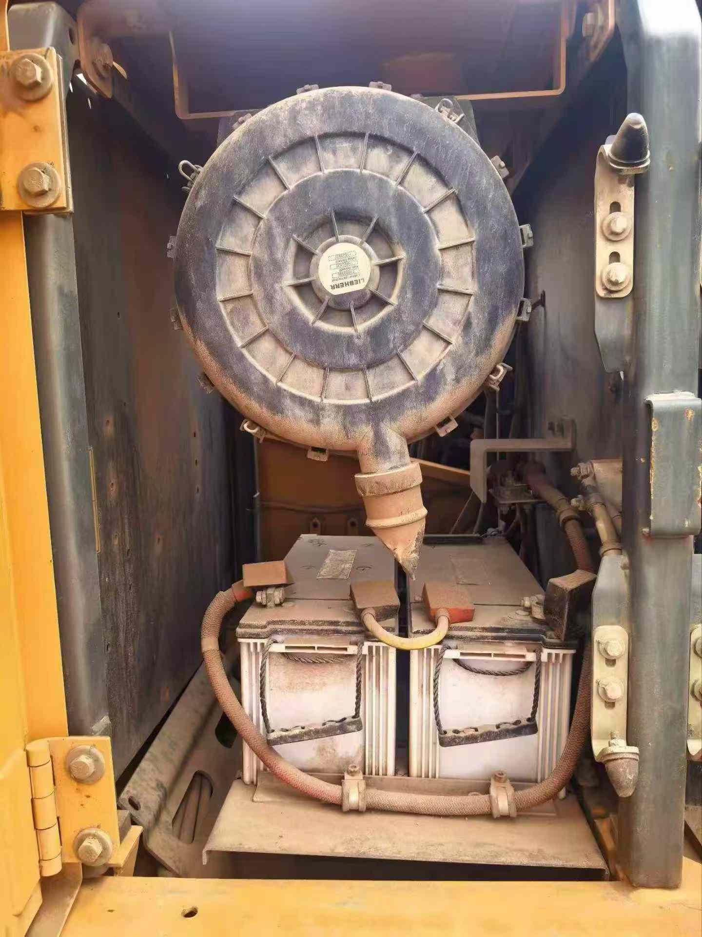Buy Liebherr Used Excavator / 7