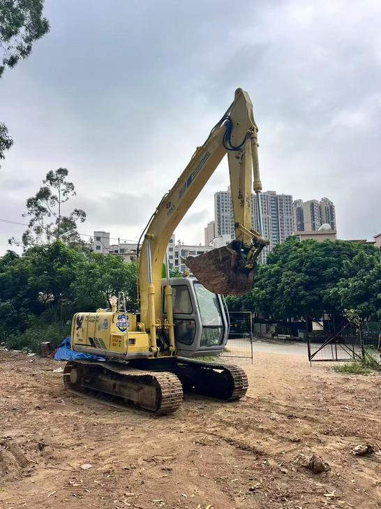 Buy Sumitomo SH120A2 Used Excavator / 1
