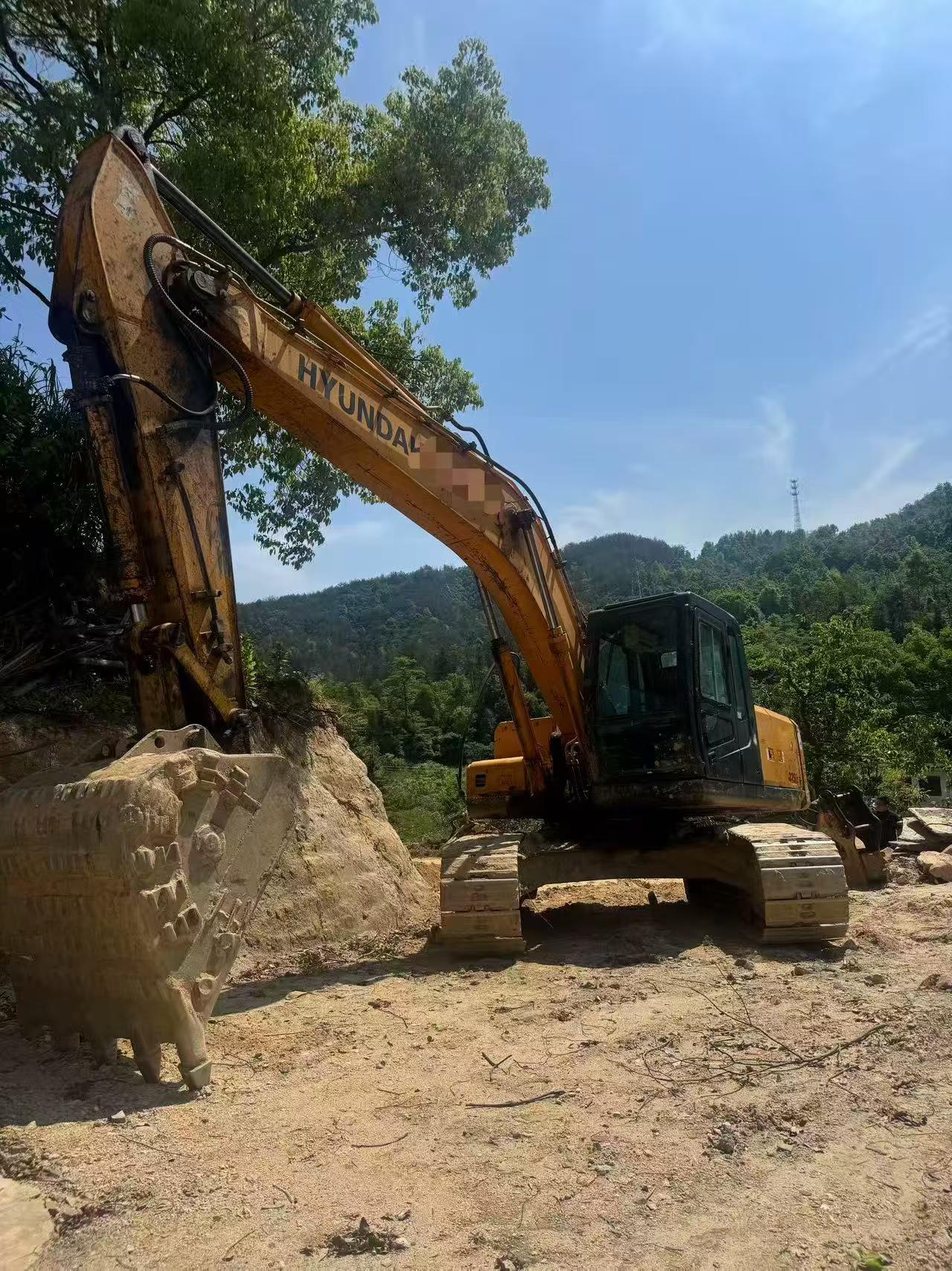 Buy Hyundai R225-7 Used Excavator / 3