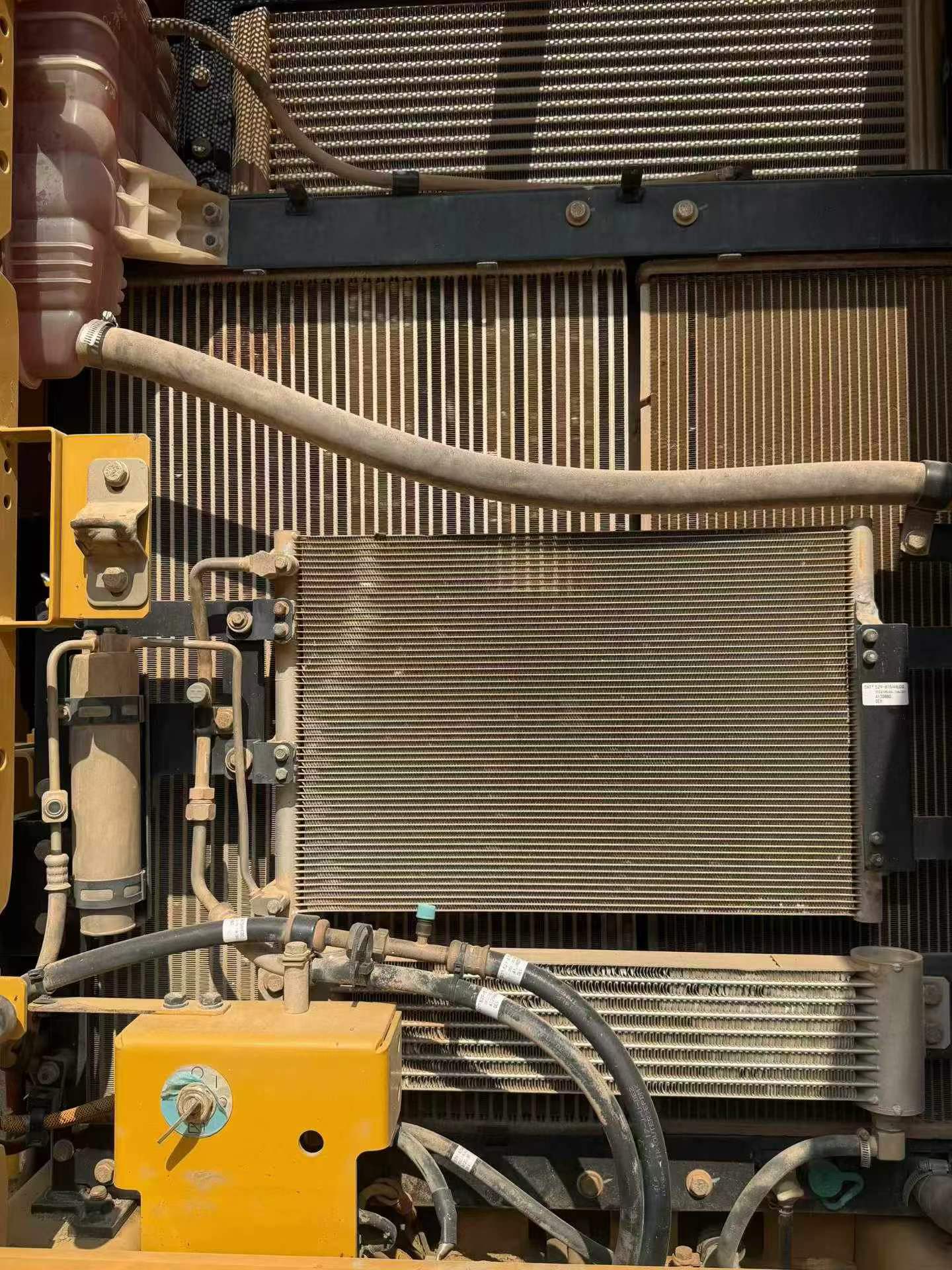 شراء حفارة Caterpillar 320A مستعملة / 7