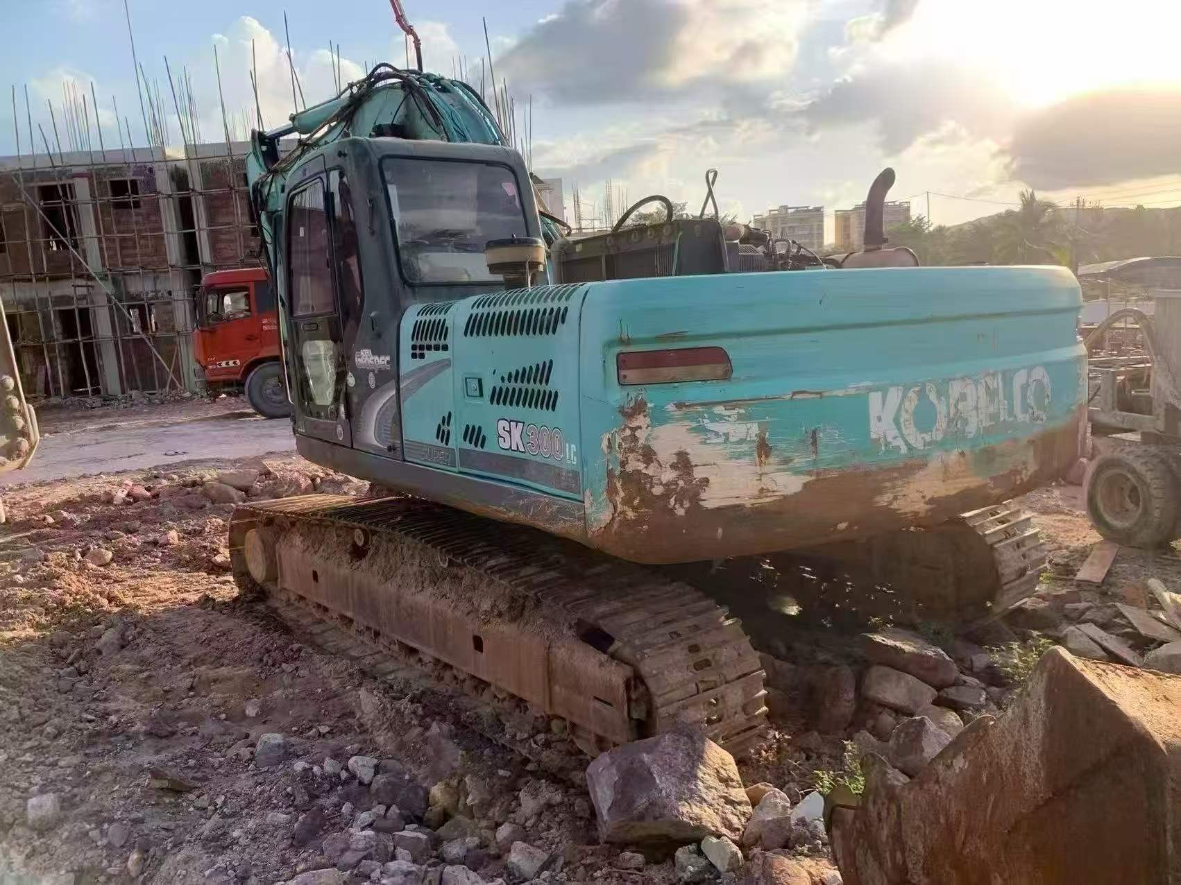 Buy Kobelco SK260 Used Excavator / 3