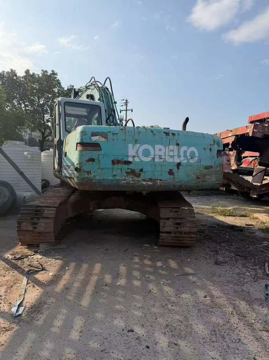 Buy Kobelco SK200-6 Used Excavator / 1