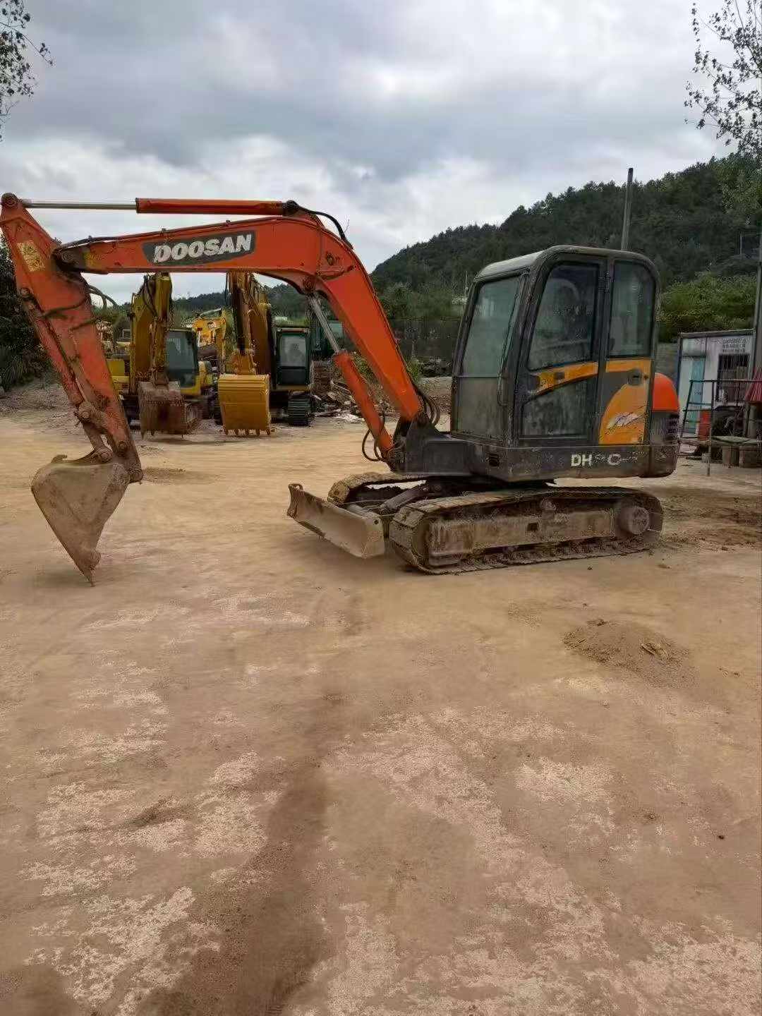 Buy Doosan DH60 Used Excavator / 6