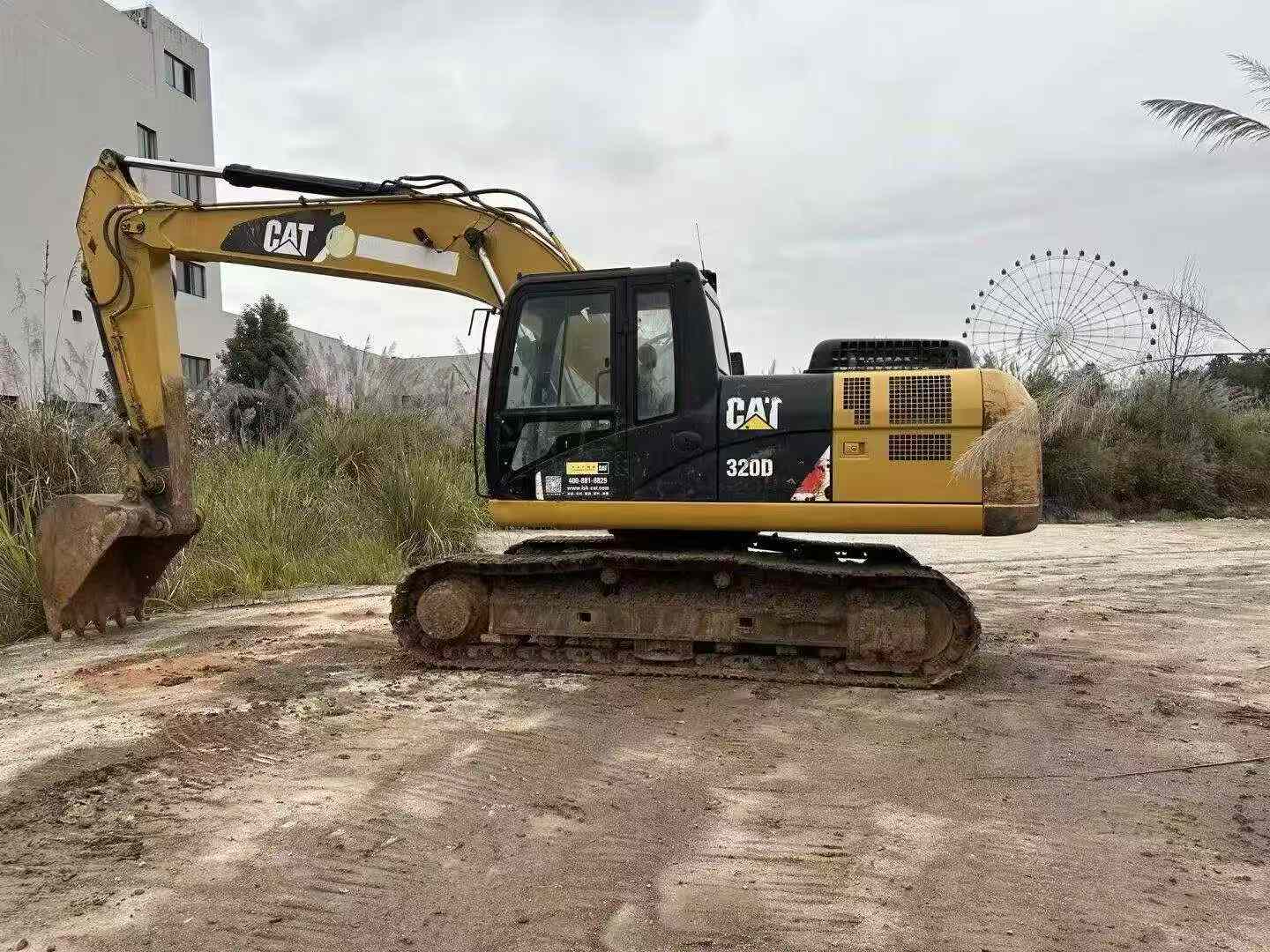 Buy Caterpillar 320D Used Excavator / 8