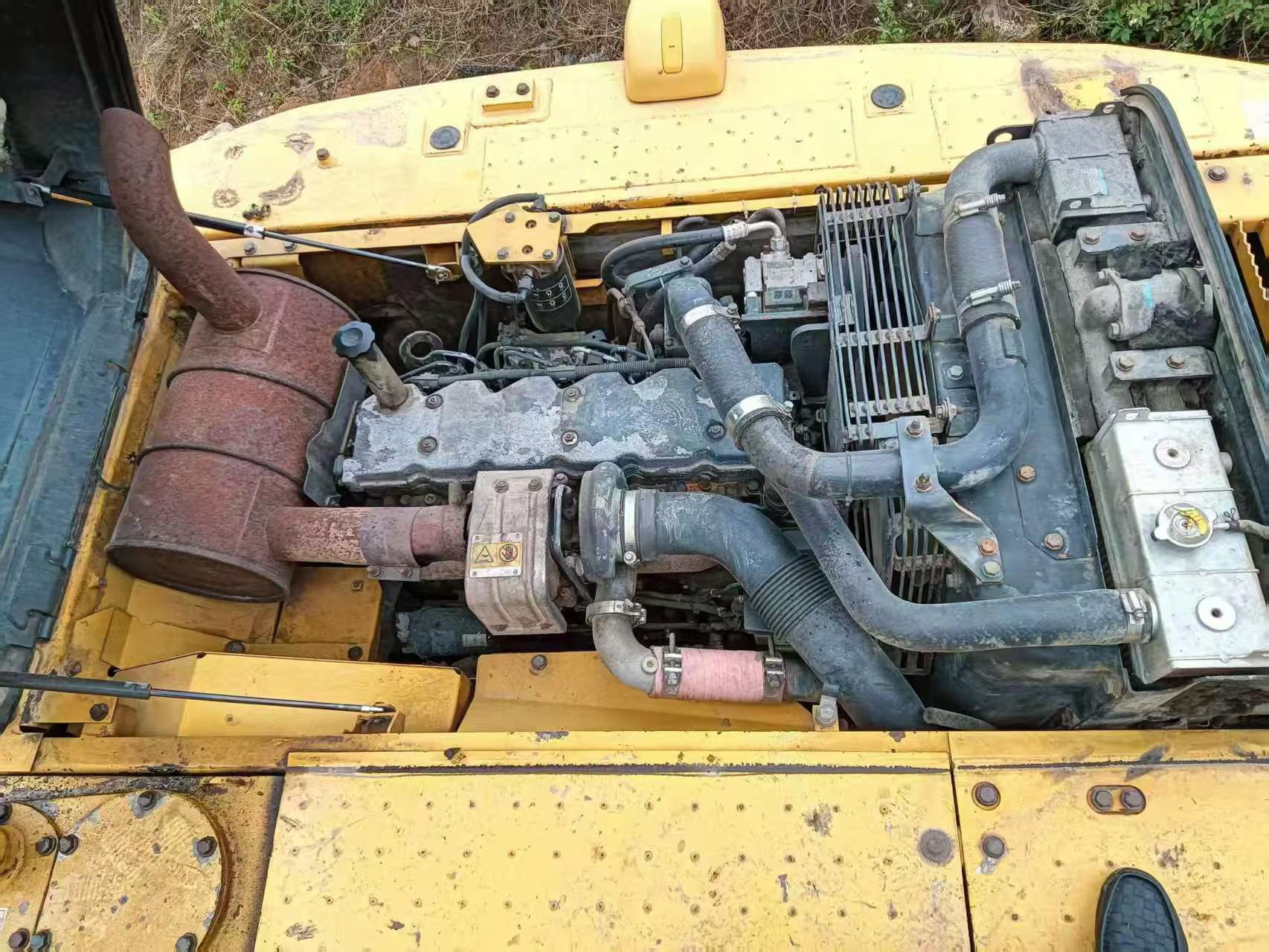 Buy Komatsu PC200-8N1 Used Excavator / 4
