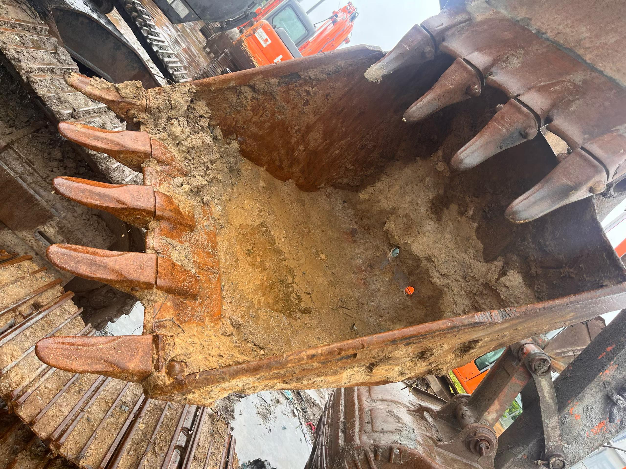 Buy Hitachi EX200 Used Excavator / 2