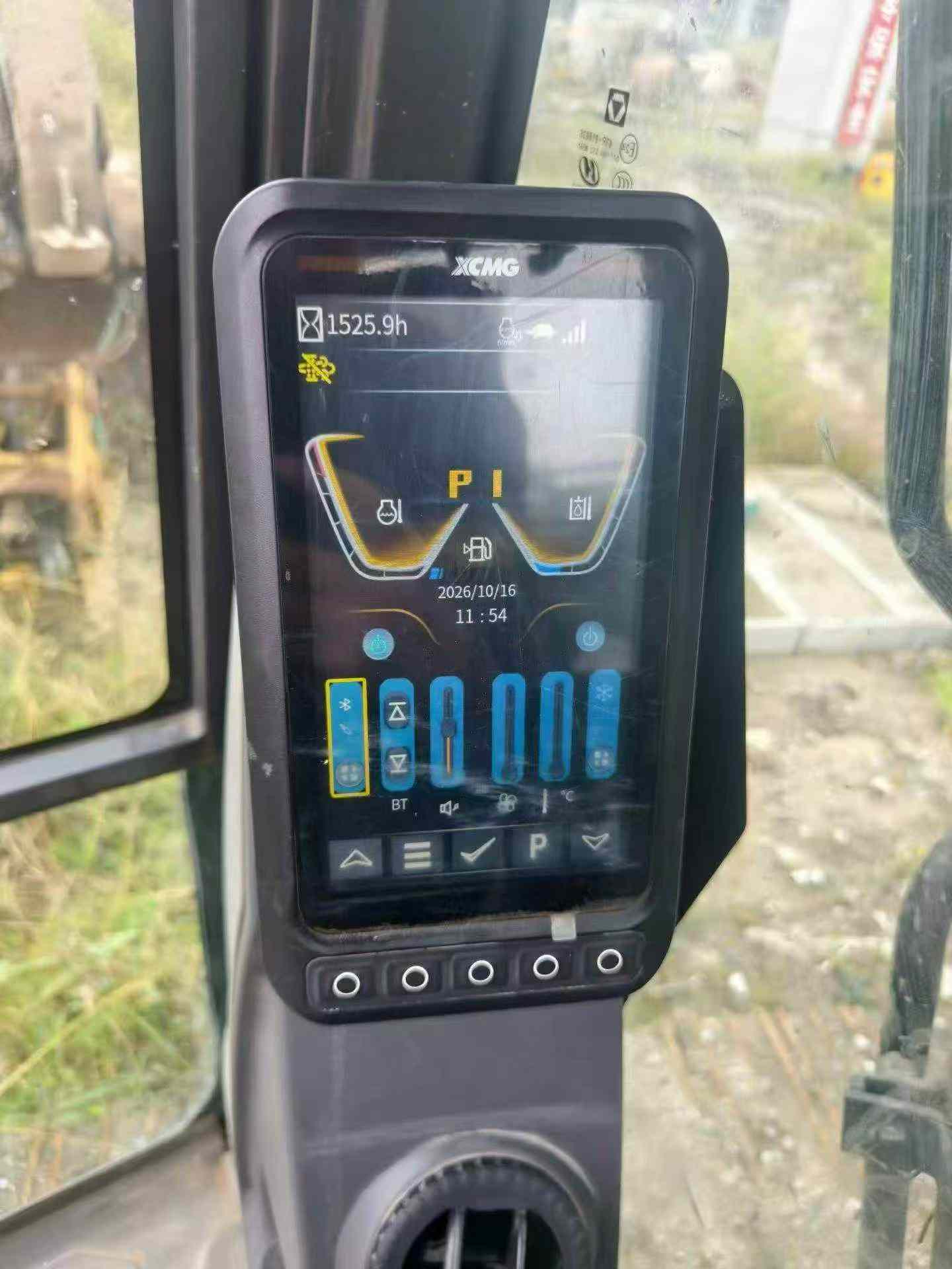 Buy XCMG XE105GA Used Excavator / 3