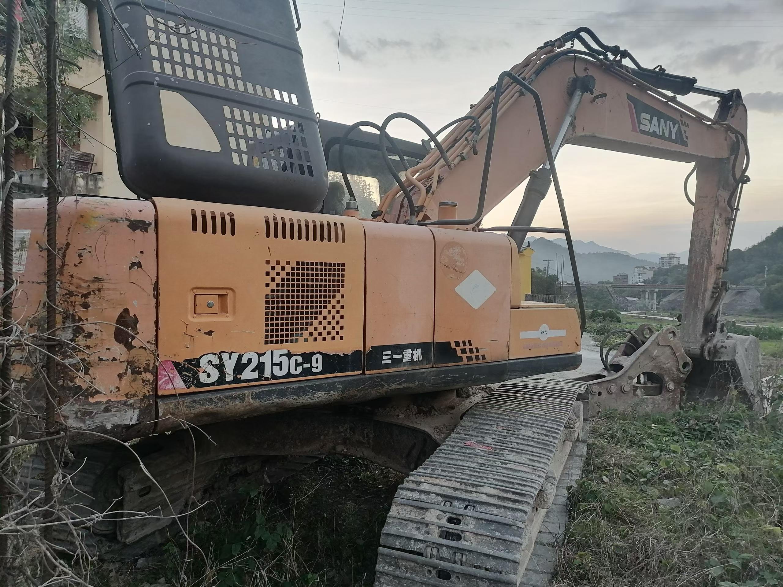 Buy Sany SY215C-8 Used Excavator / 2
