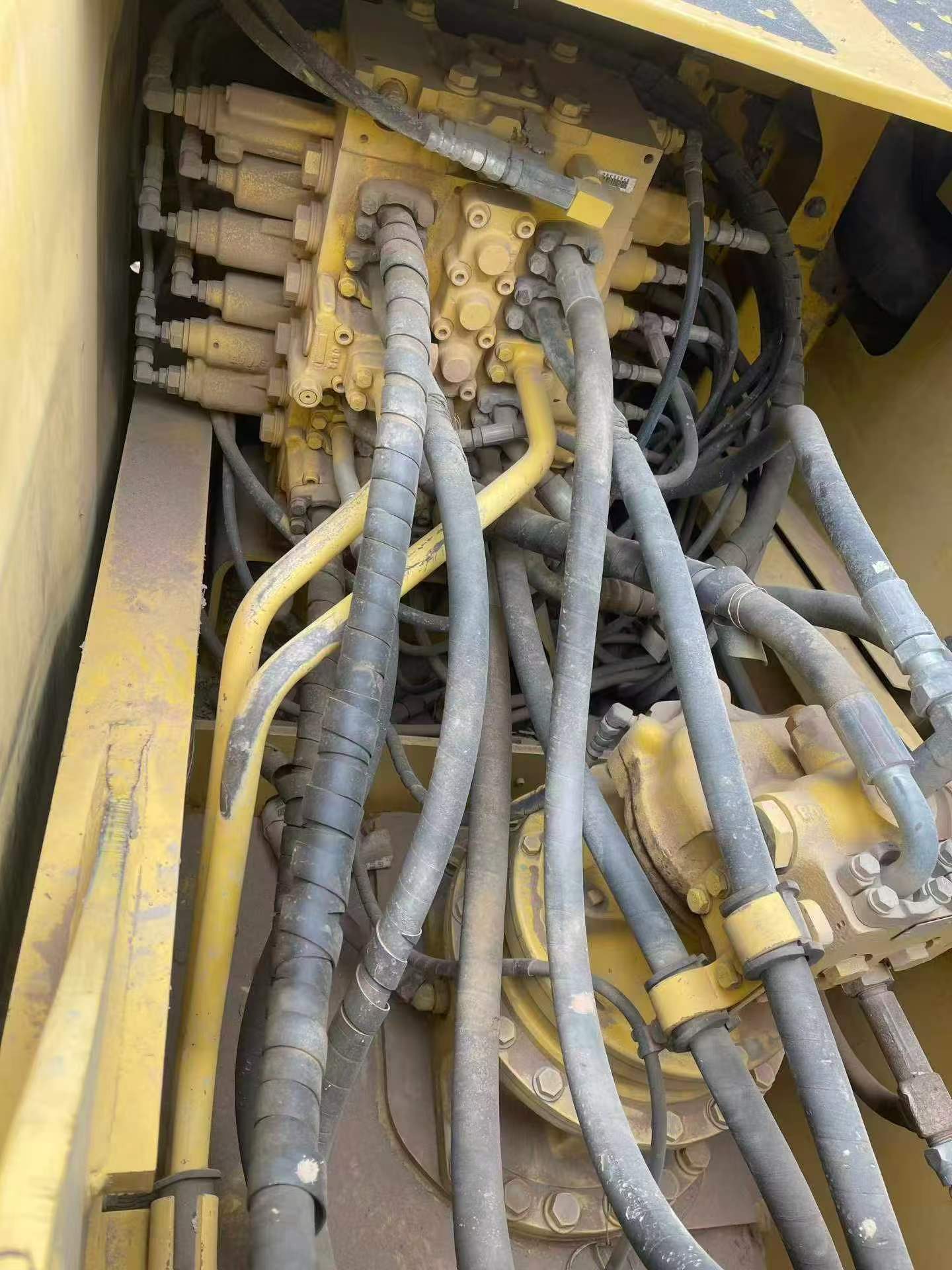 Compre Escavadeira Komatsu PC200-8 Usada / 8