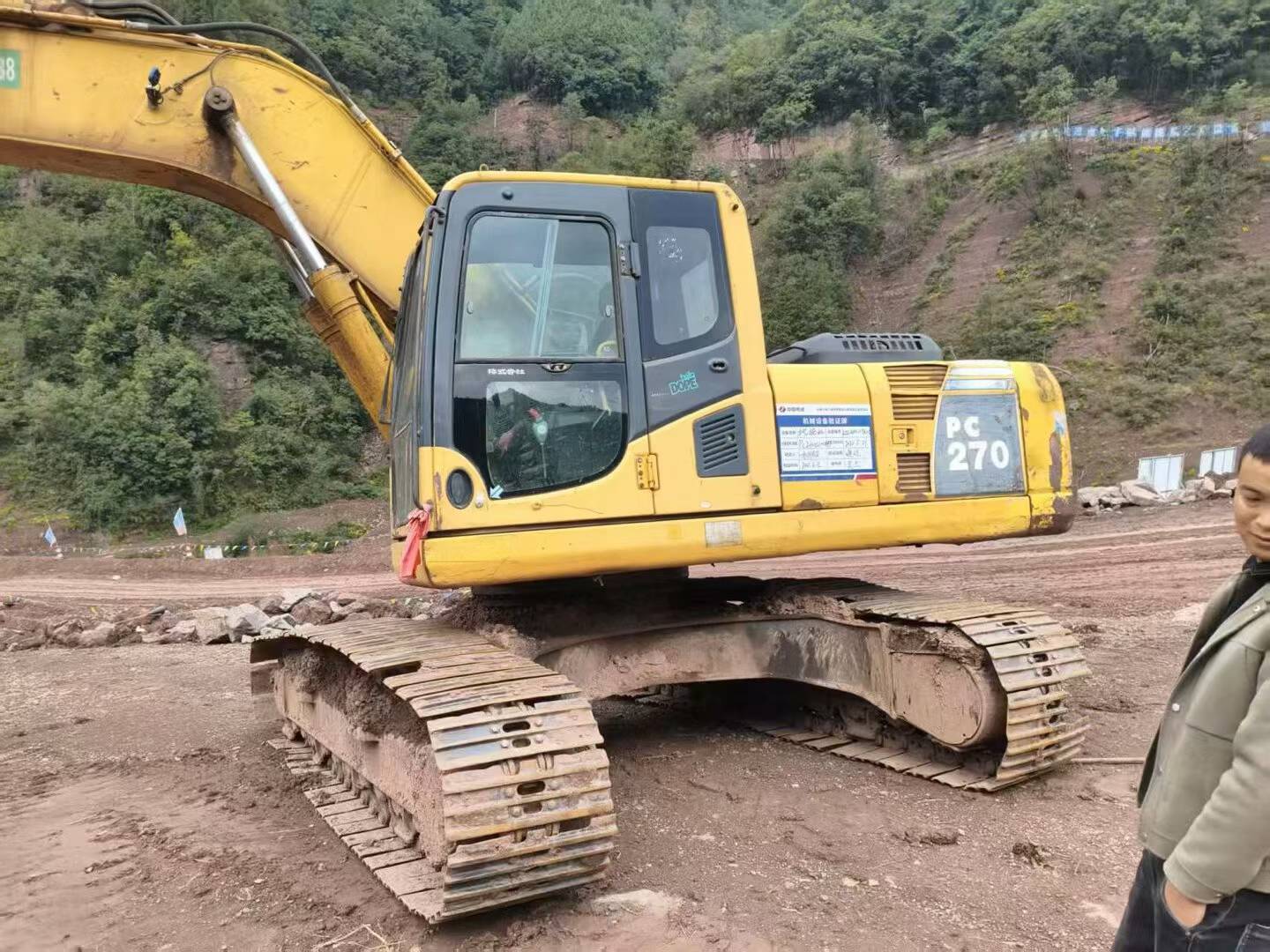 Buy Komatsu PC240-6 Used Excavator / 3