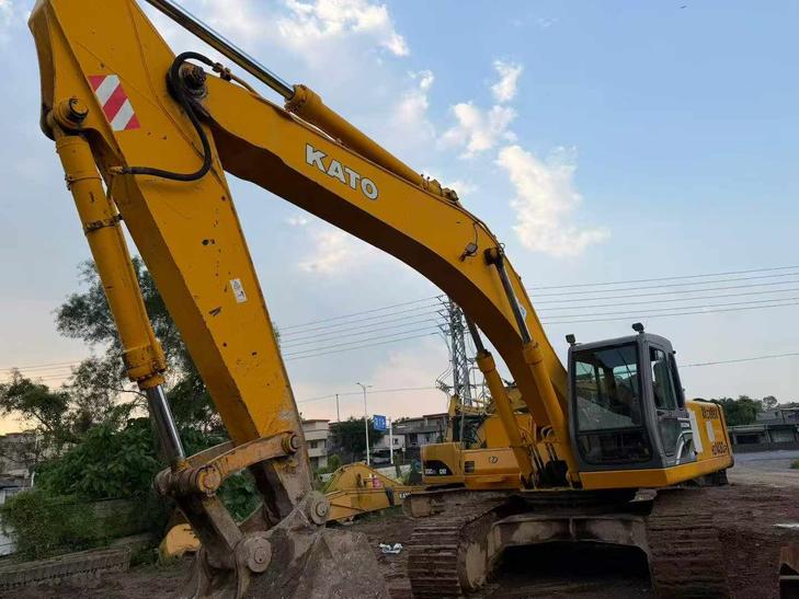 Buy Kato HD1430R Used Excavator / 1