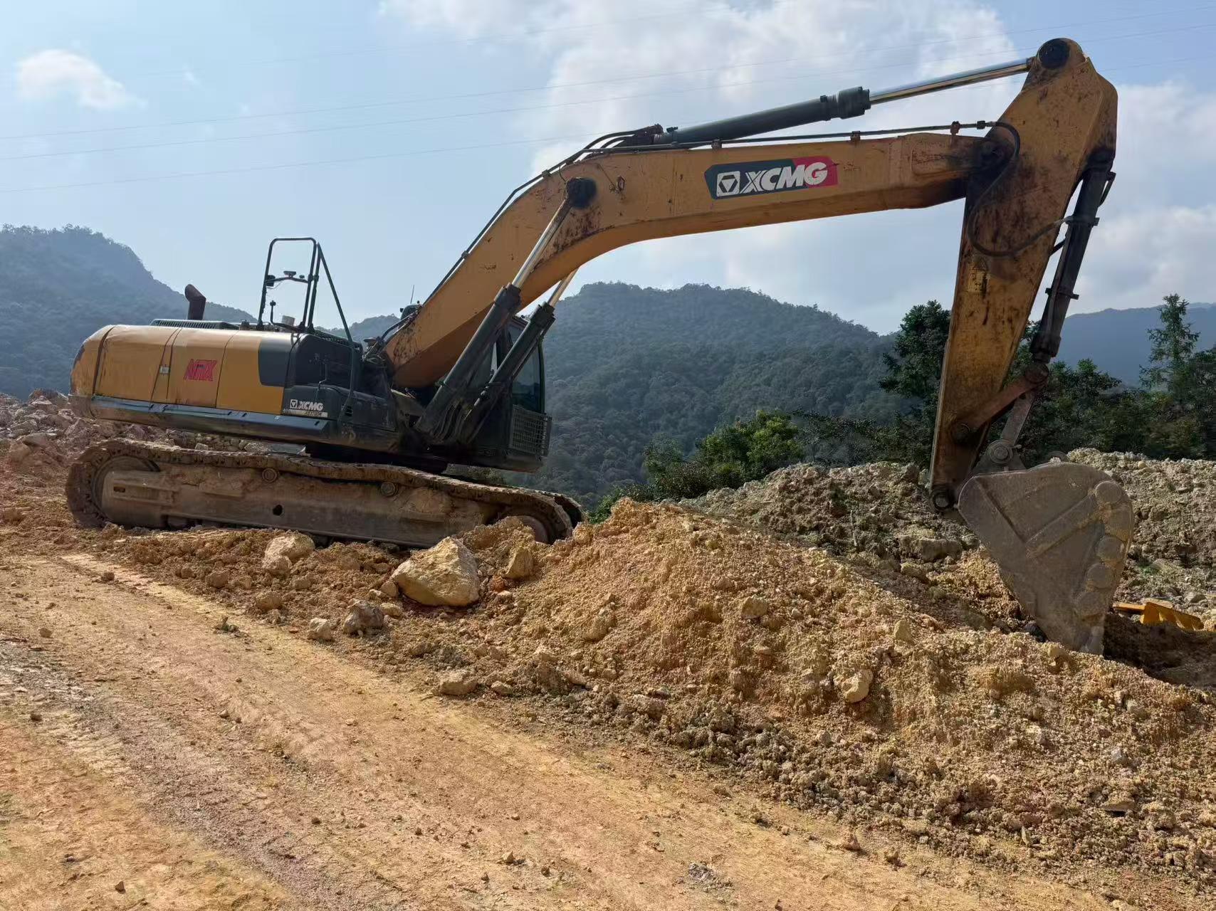 Buy XCMG XE370 Used Excavator / 5