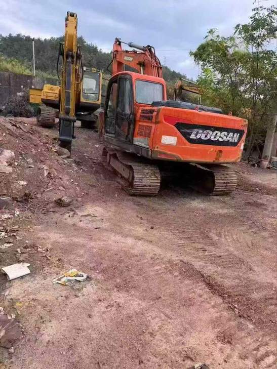 Buy Doosan DX130-9C Used Excavator / 1