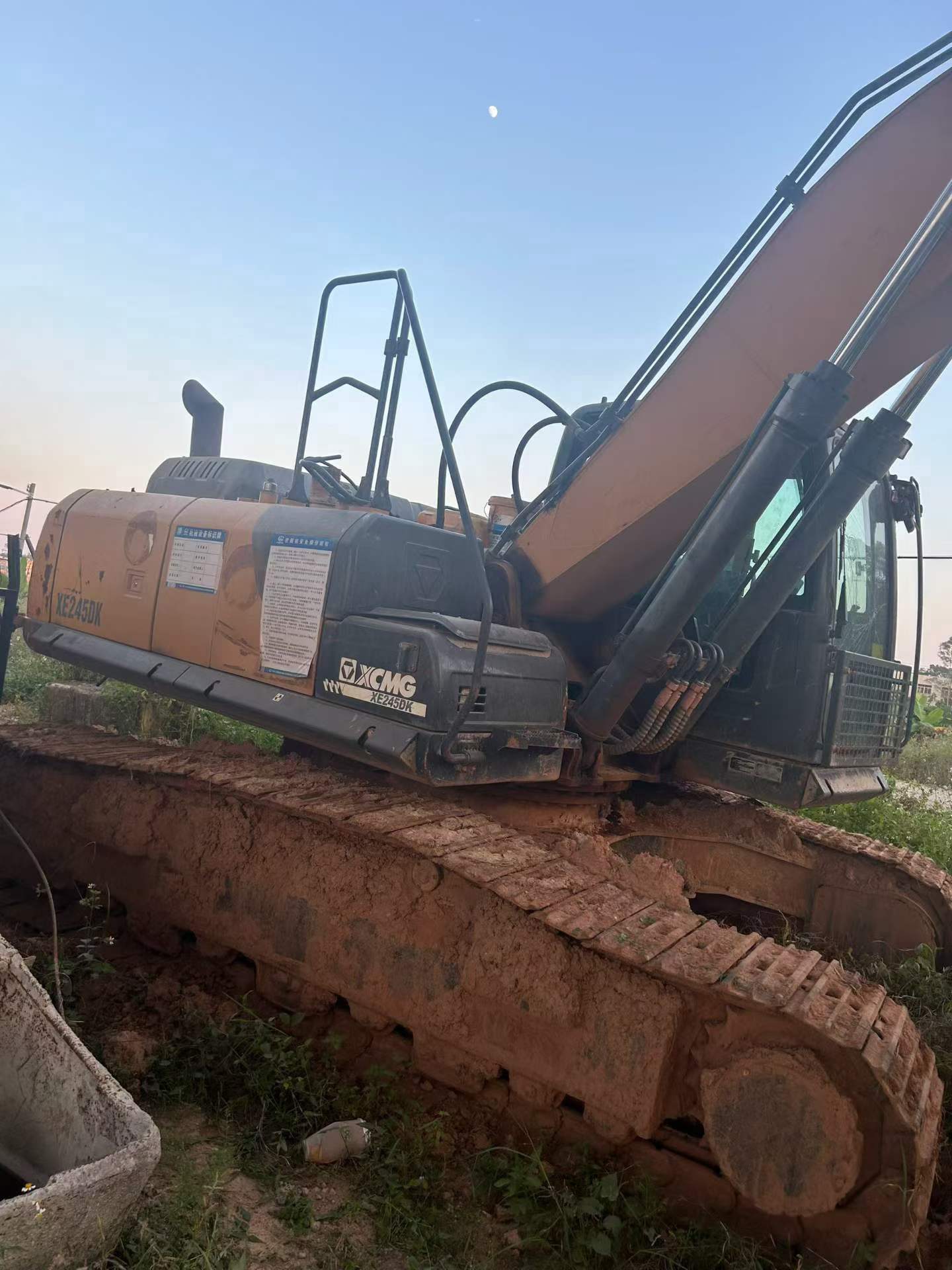 Buy XCMG XE245D Used Excavator / 2