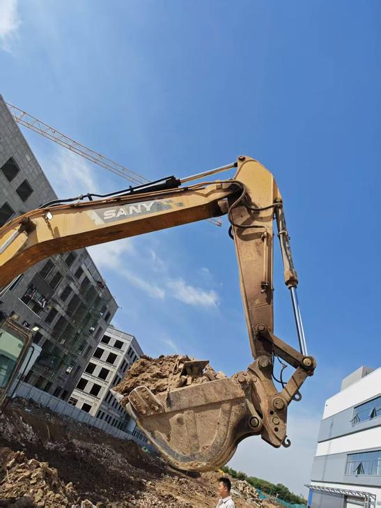 Buy Sany SY205C Used Excavator / 1