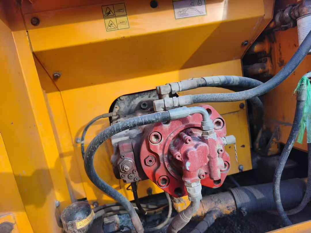 Buy Hyundai R215-7 Used Excavator / 4 Buy Hyundai R215-7 Used Excavator / 4