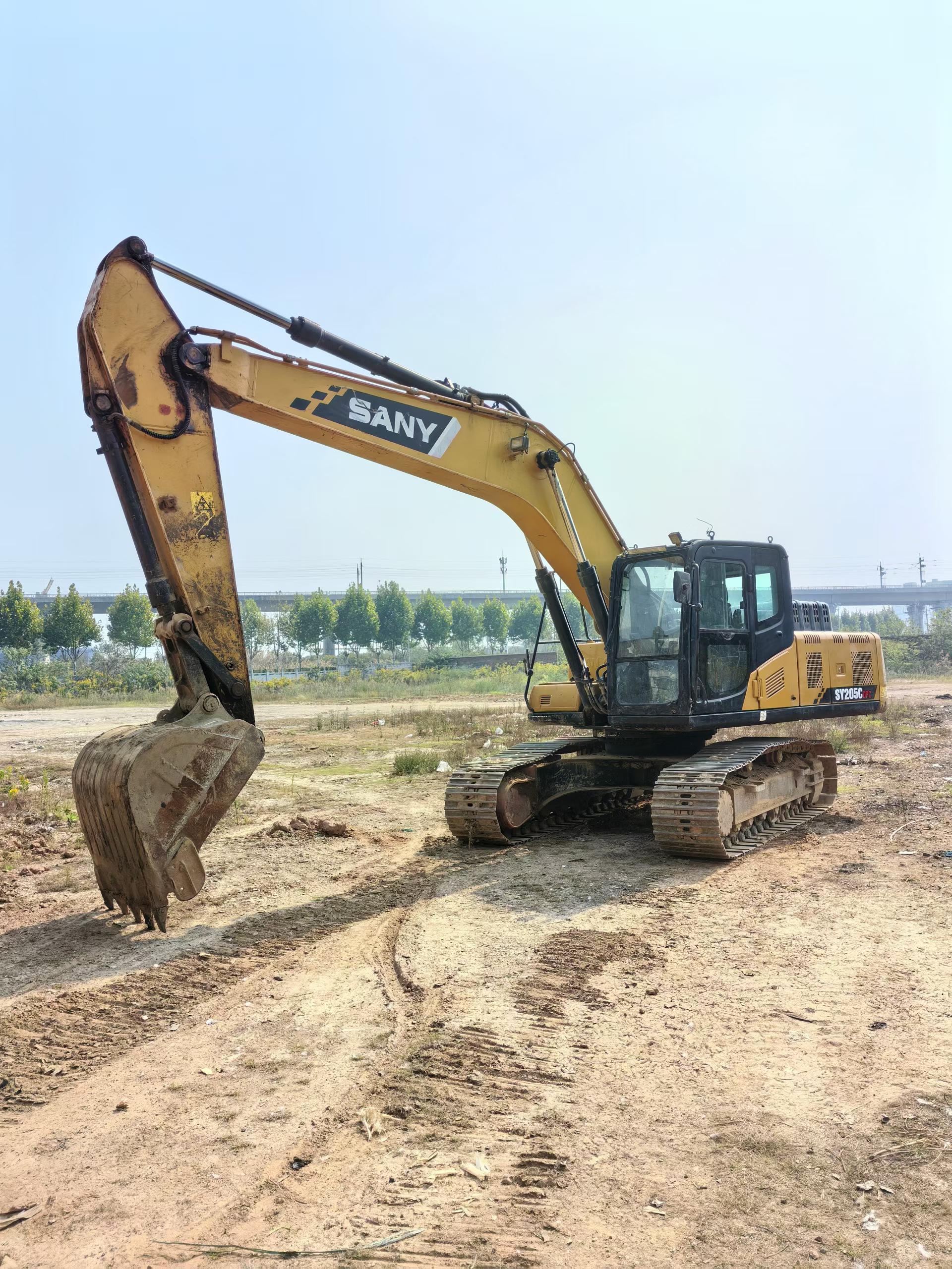 Buy Sany SY205C Used Excavator / 2