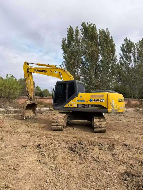 Buy Sumitomo SH210-5 Used Excavator / 1