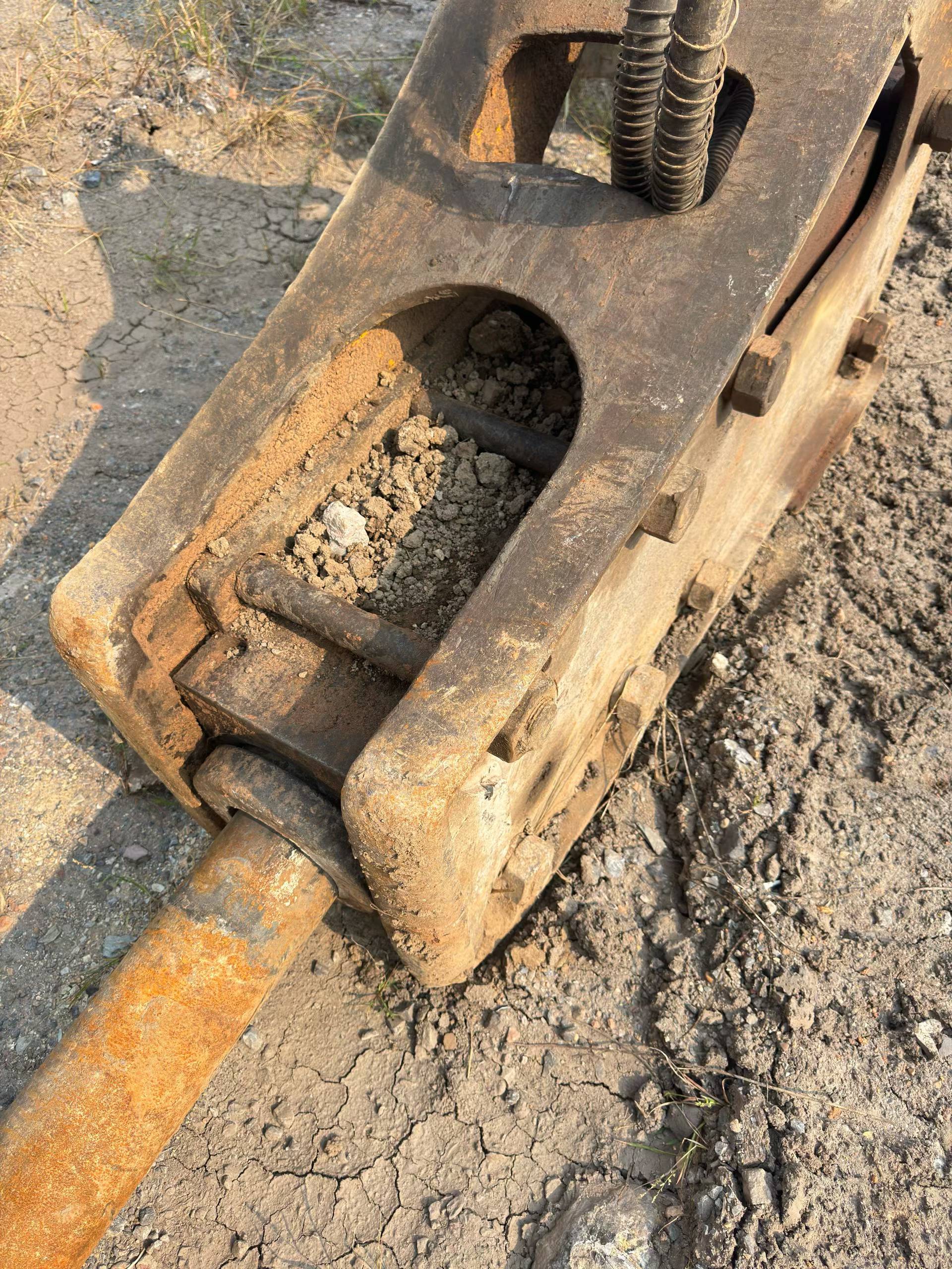 Buy XCMG XE215 Used Excavator / 2