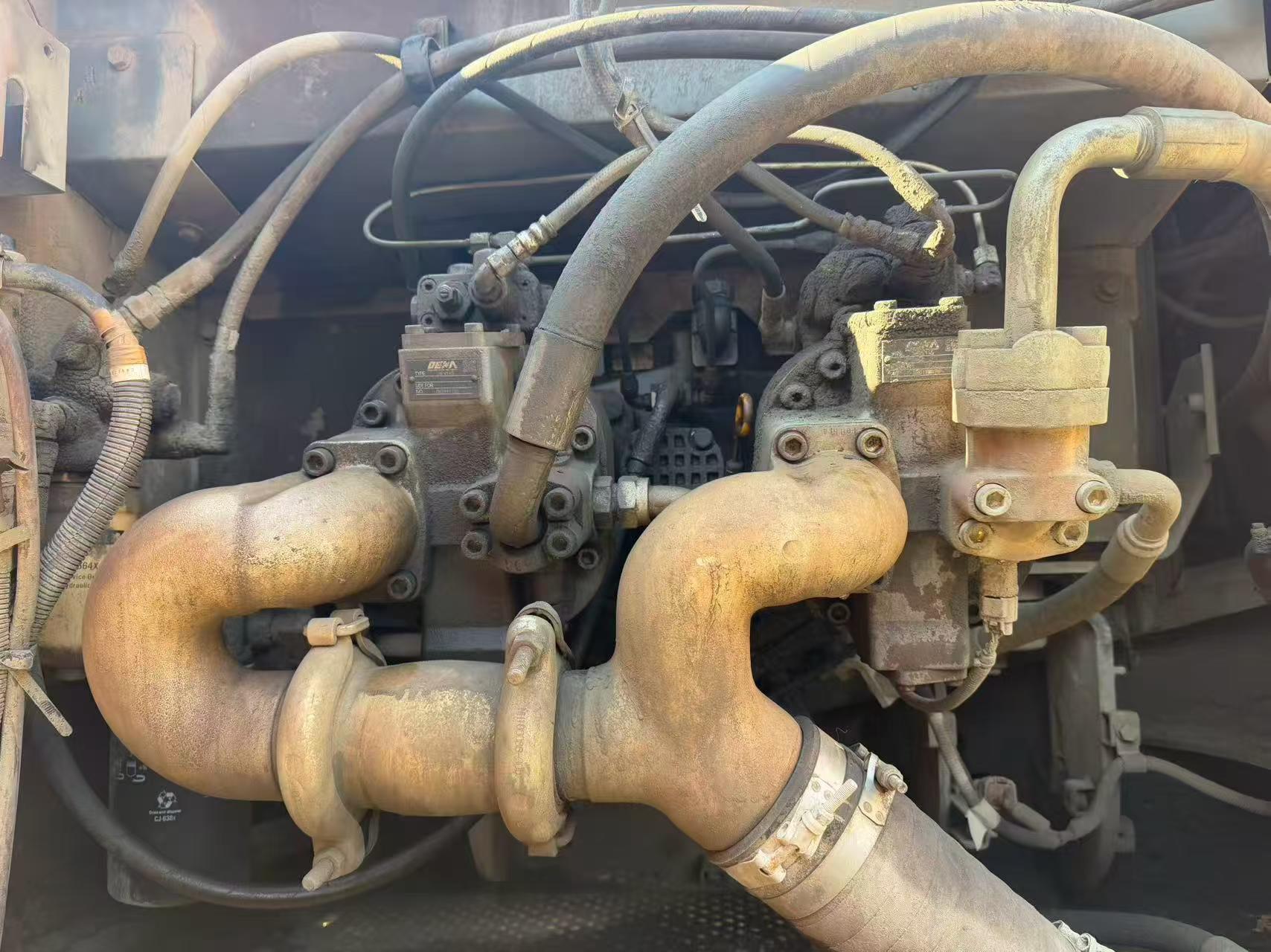 شراء حفارة Hitachi EX360-5 مستعملة / 4