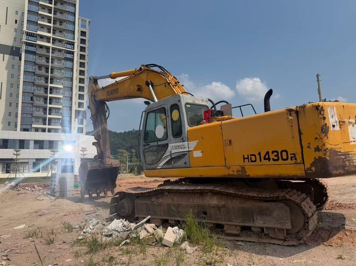 Buy Kato HD1430R Used Excavator / 1
