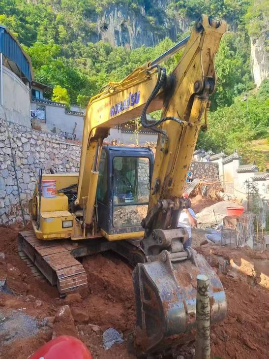 Buy Komatsu PC60 Used Excavator / 1