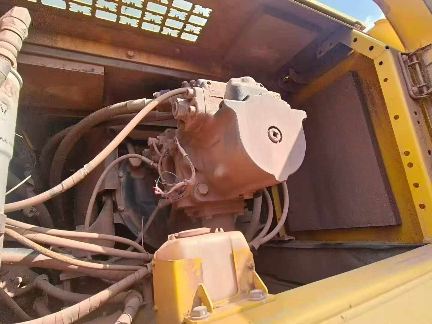 Buy Komatsu PC460LC-8 Used Excavator / 3