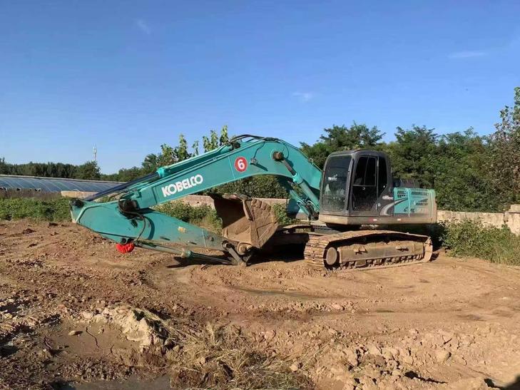 Buy Kobelco SK260 Used Excavator / 1