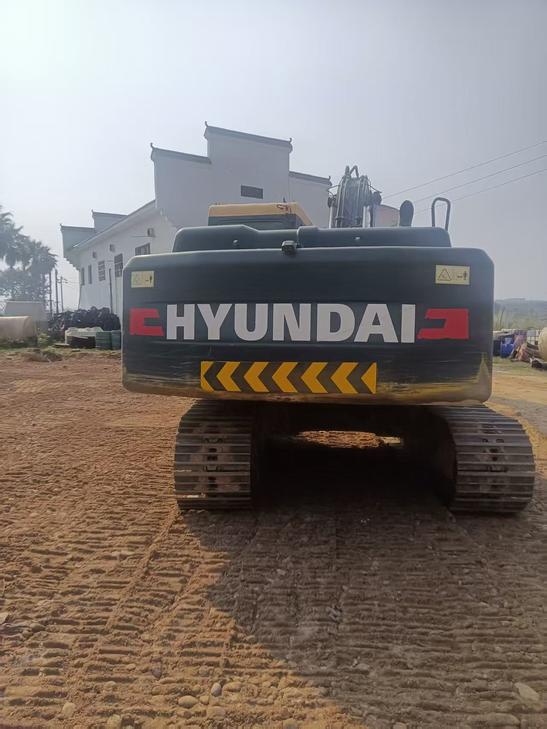 Buy Hyundai R205VS Used Excavator / 1
